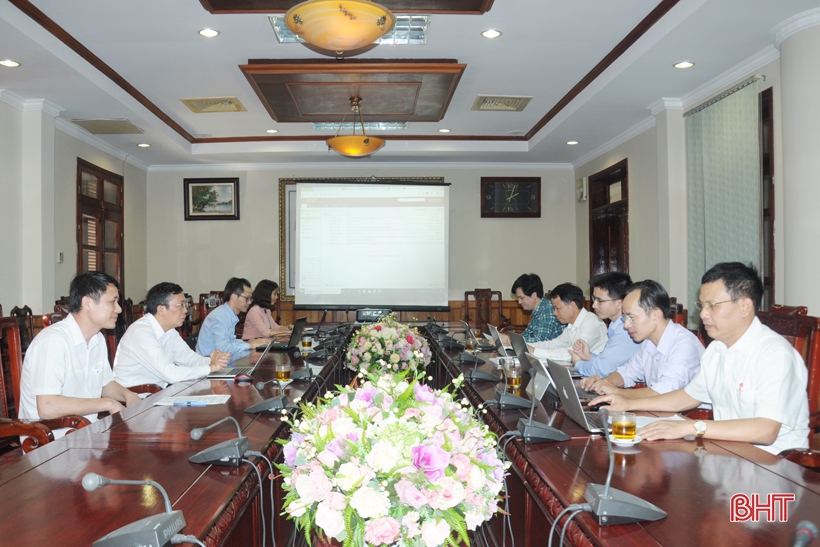 Góp ý văn kiện Đại hội Đảng bộ tỉnh Hà Tĩnh - Đợt sinh hoạt chính trị sâu rộng trong toàn dân